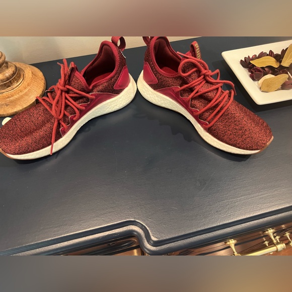 Puma NEW Nrgy Neko Knit sneakers size 9 maroon color - Picture 3 of 10